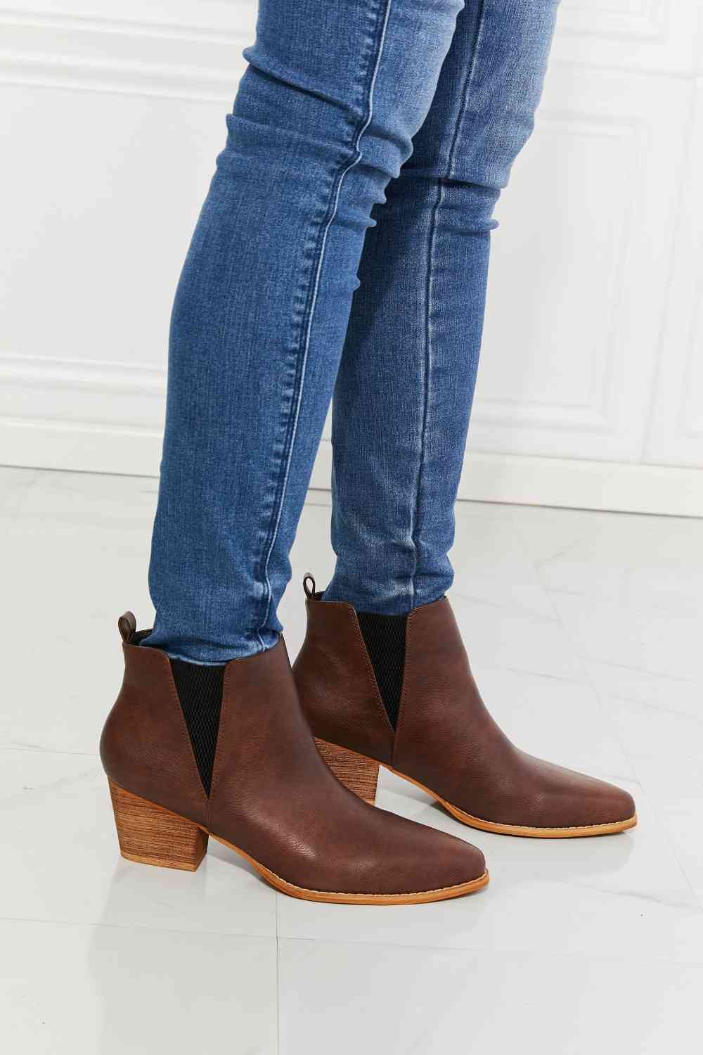 MMShoes Back At It Point Toe Bootie in Chocolate Trendsi