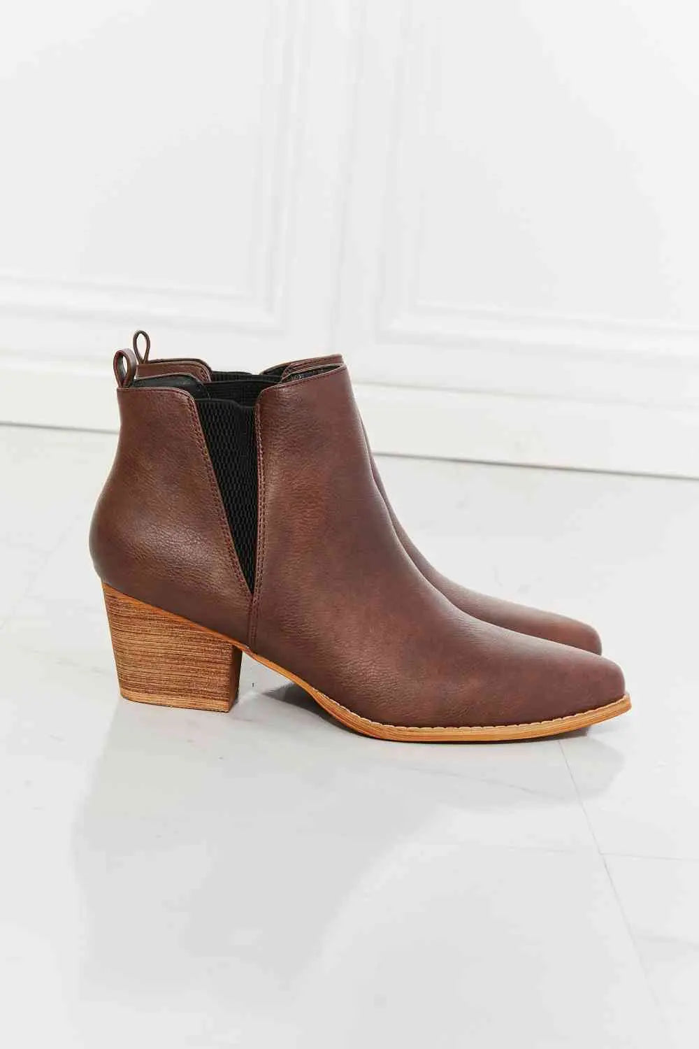 MMShoes Back At It Point Toe Bootie in Chocolate Trendsi